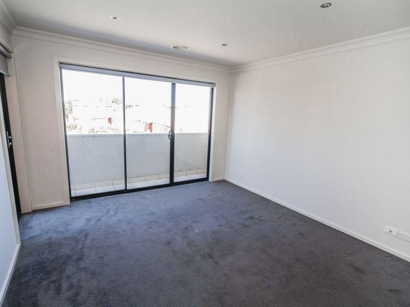 17 Crestview Close, Roxburgh Park VIC 3064