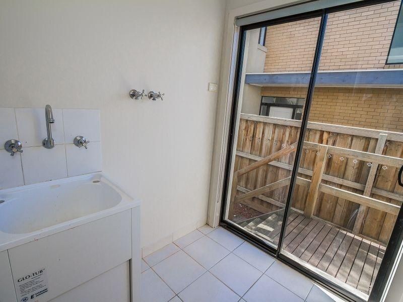 17 Crestview Close, Roxburgh Park VIC 3064