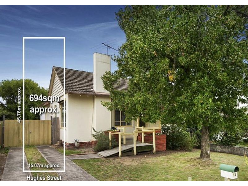 15 Hughes St, Burwood VIC 3125
