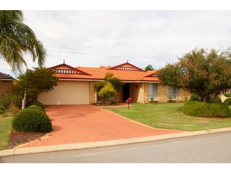 11 Kingsland Loop, Canning Vale WA 6155