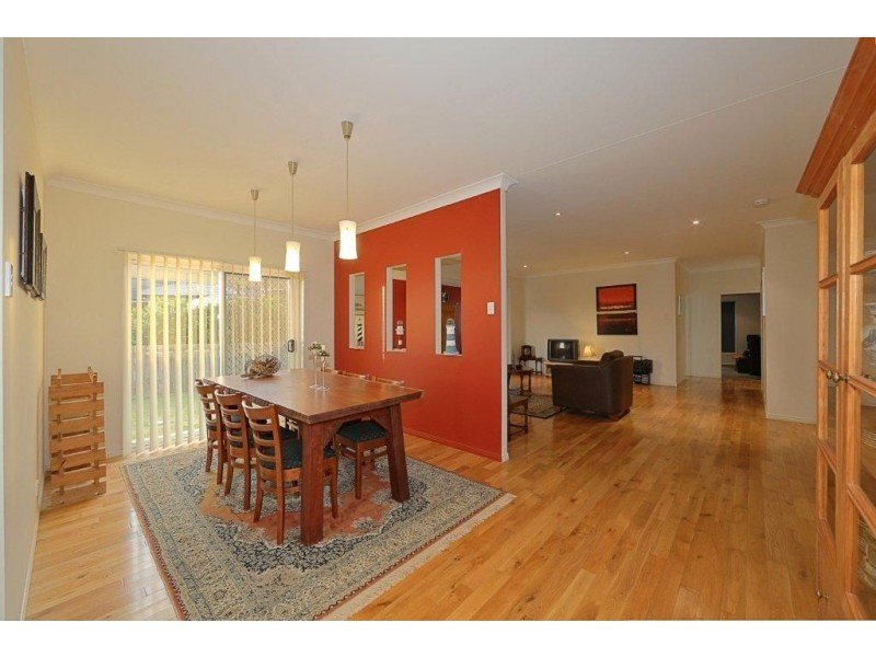 7 Janet Court, Coral Cove QLD 4670