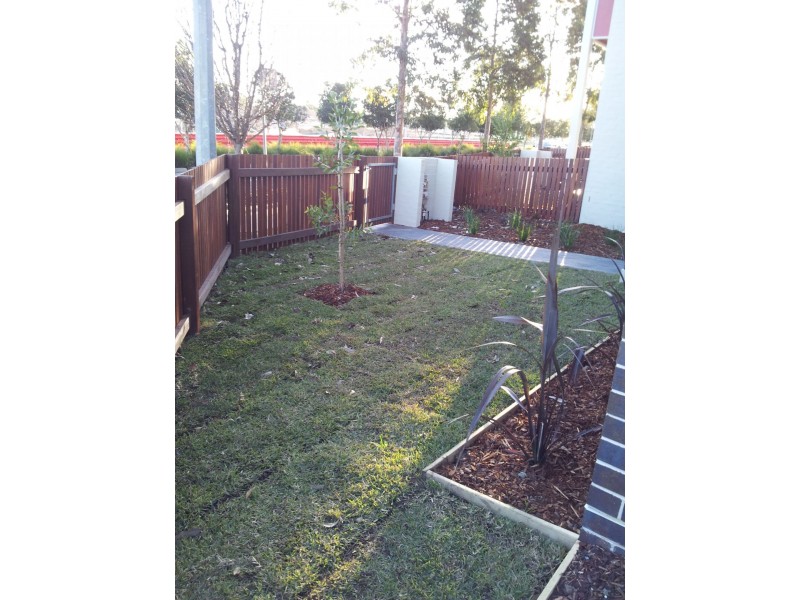 27 Caddies Blvd, Rouse Hill NSW 2155