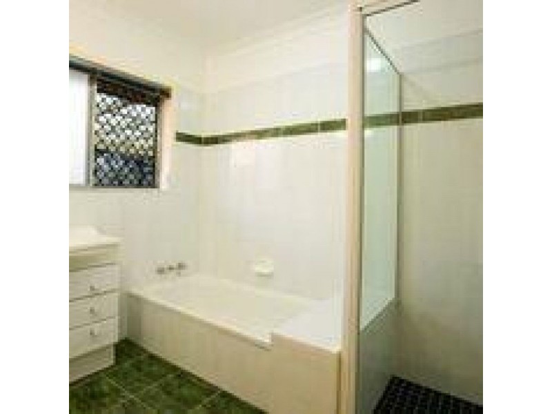 1 Melinda Court, Springwood QLD 4127