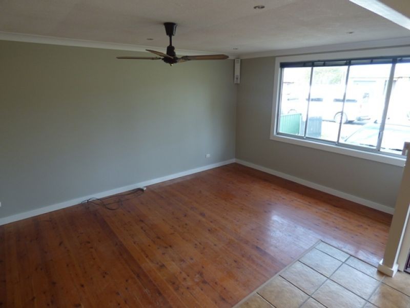 45 Panorama Parade, Berkeley Vale NSW 2261