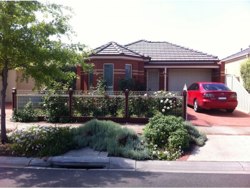 5 Smethwick Green, Caroline Springs VIC 3023