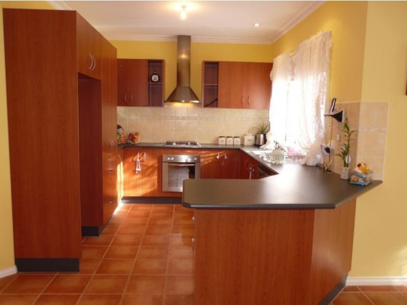 5 Smethwick Green, Caroline Springs VIC 3023