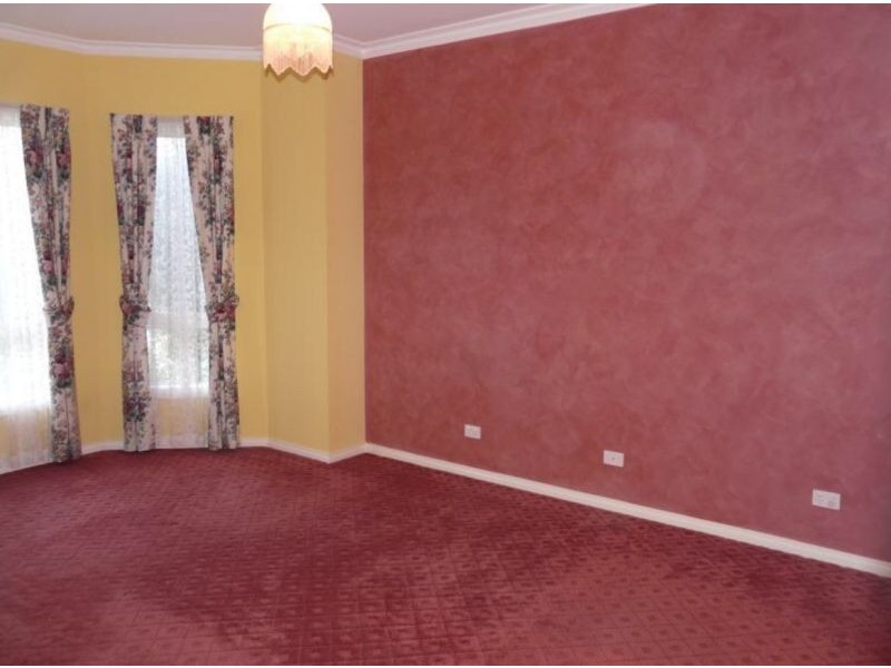 5 Smethwick Green, Caroline Springs VIC 3023