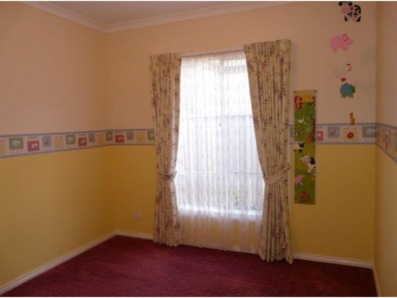 5 Smethwick Green, Caroline Springs VIC 3023