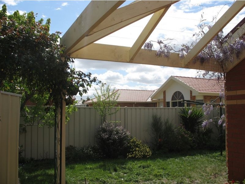 5 Smethwick Green, Caroline Springs VIC 3023