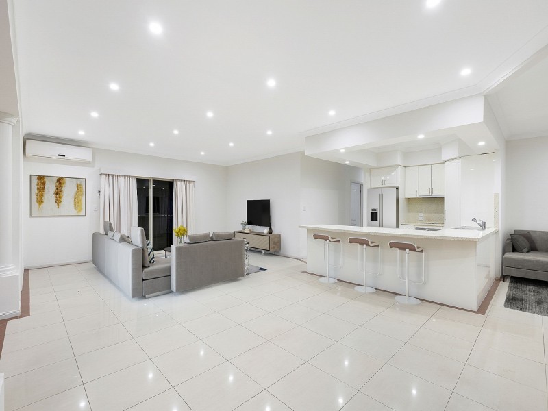 10 Abbey Ct, Springfield Lakes QLD 4300