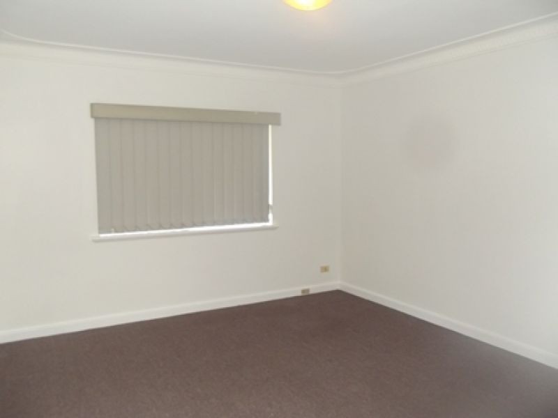 2/100 Edgecumbe Street, Como WA 6152