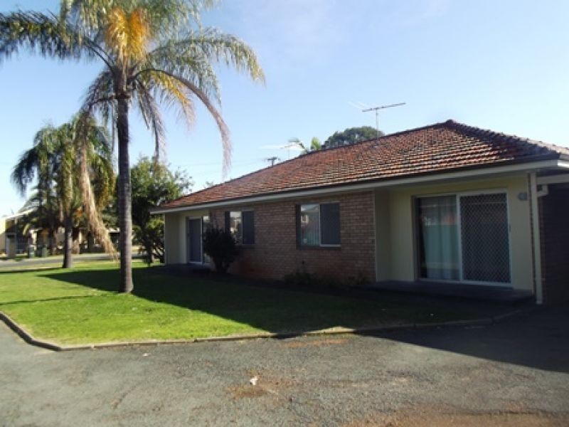 2/100 Edgecumbe Street, Como WA 6152