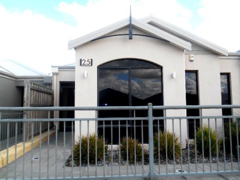 25 Pineroo Terrace, Ellenbrook WA 6069