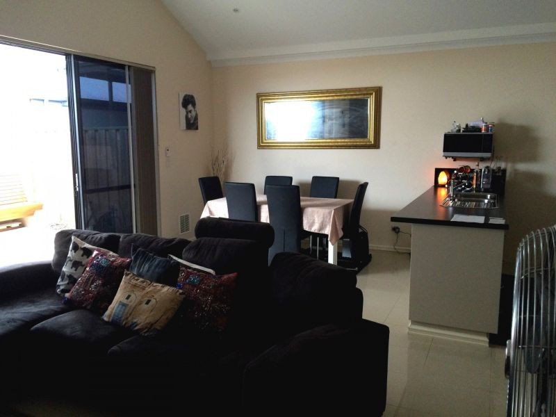 25 Pineroo Terrace, Ellenbrook WA 6069