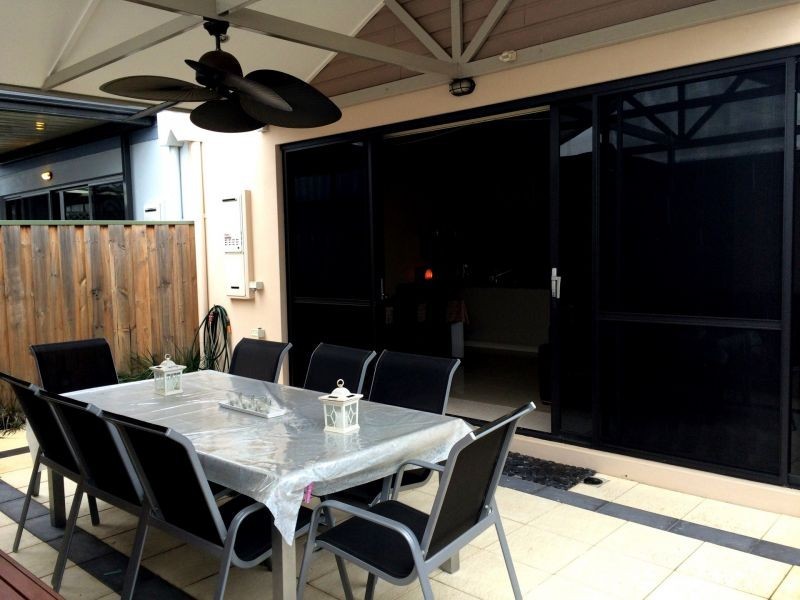 25 Pineroo Terrace, Ellenbrook WA 6069