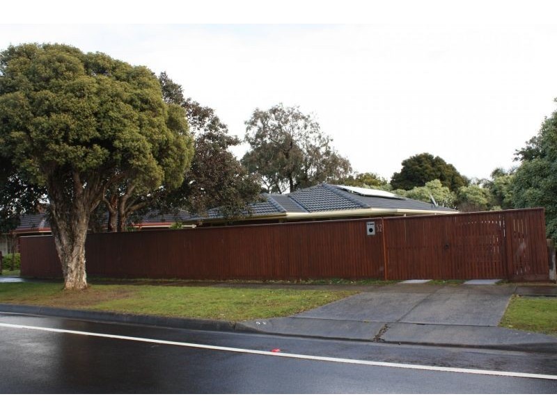 52 Cheviot Avenue, Berwick VIC 3806