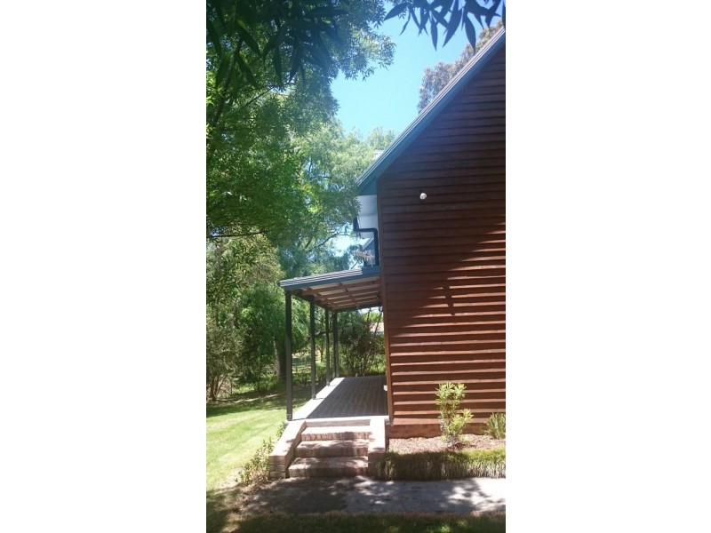 23 Rowan Ave, Uralla NSW 2358