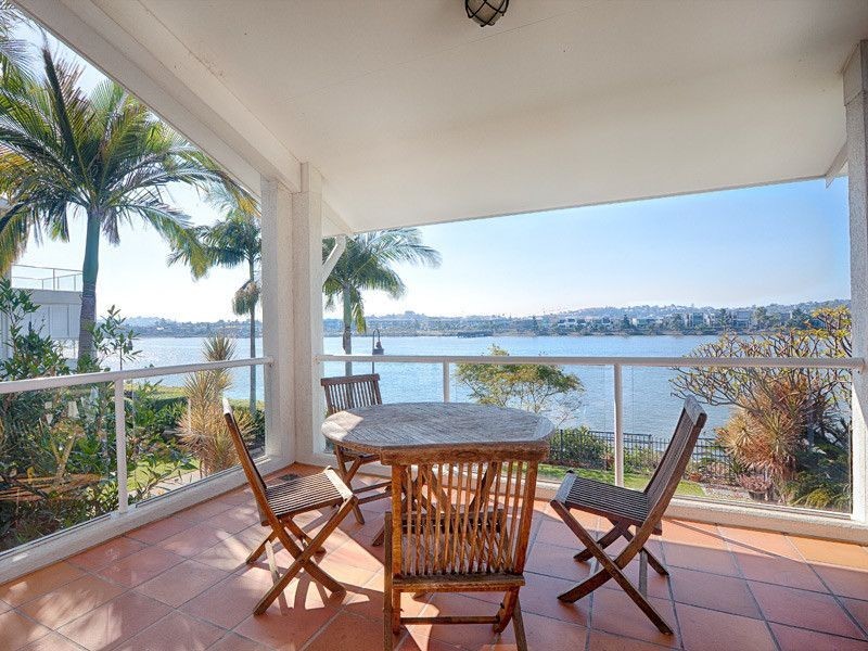 13/15 Vernon Terrace, Teneriffe QLD 4005