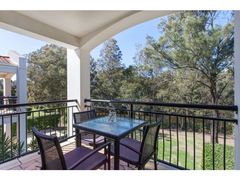 8879 Magnolia Drive East, Hope Island QLD 4212