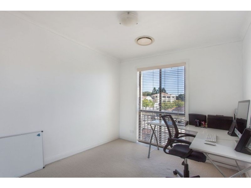 8879 Magnolia Drive East, Hope Island QLD 4212