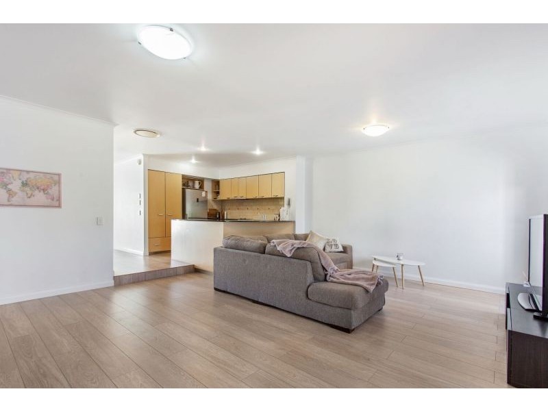 8879 Magnolia Drive East, Hope Island QLD 4212