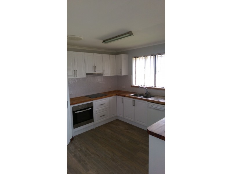 4 Kampong Road, Yakamia WA 6330