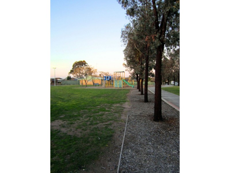 5 Browne Avenue, St Albans VIC 3021