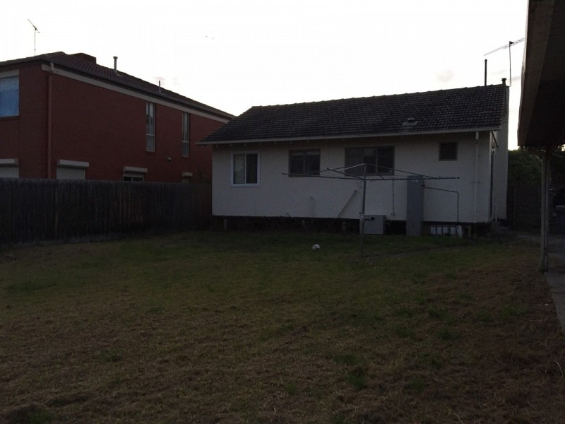 14 Kerang Avenue, Reservoir VIC 3073