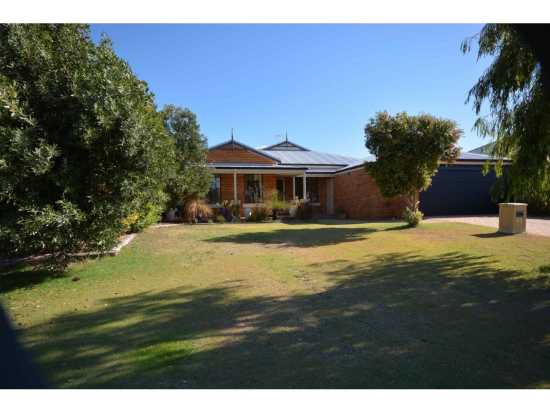 62 Morfontaine Parade, Port Kennedy WA 6172