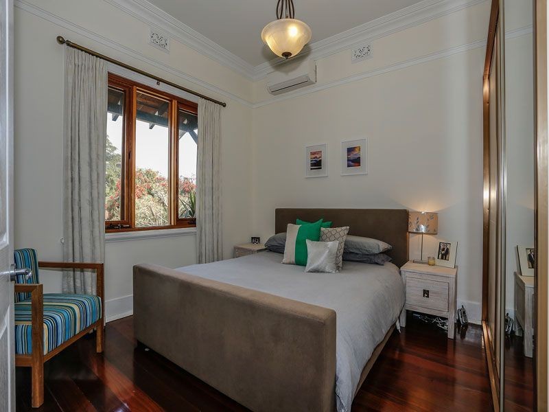 54 Tenth Ave, Inglewood WA 6052