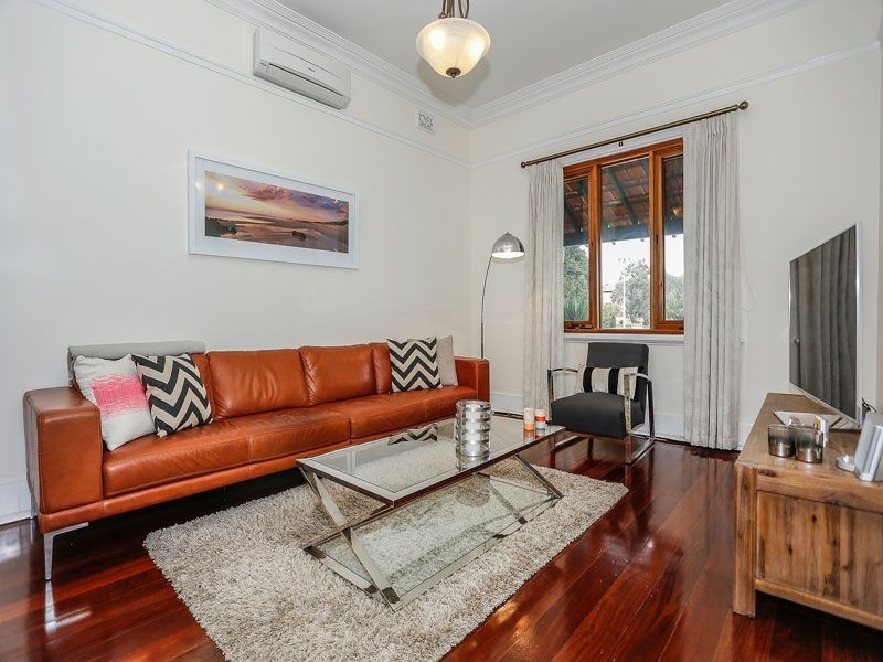 54 Tenth Ave, Inglewood WA 6052