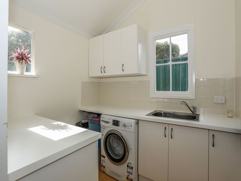 54 Tenth Ave, Inglewood WA 6052