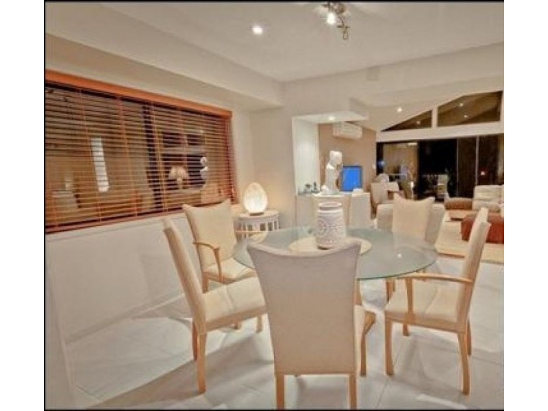 77 Ward Street, Southport QLD 4215