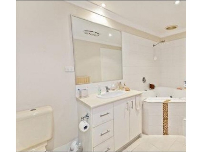 77 Ward Street, Southport QLD 4215