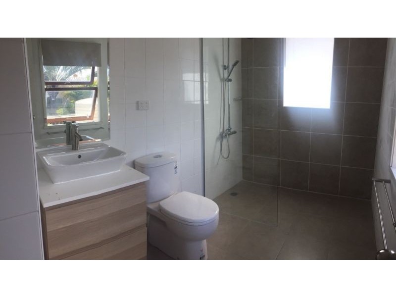 18 Lloyd George Street, Eastern Heights QLD 4305