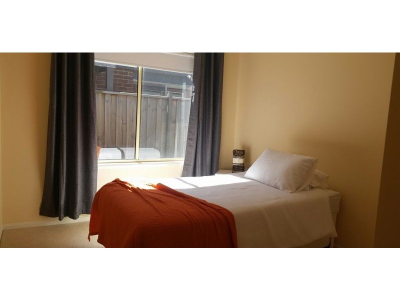 6 Banfield Place, Lyndhurst VIC 3975