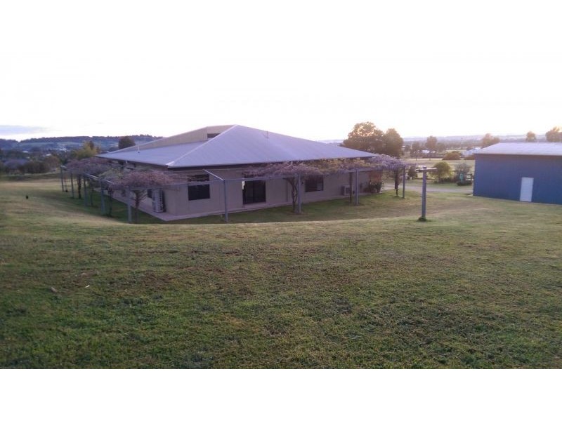18 Willow Tree Place, Springvale NSW 2650