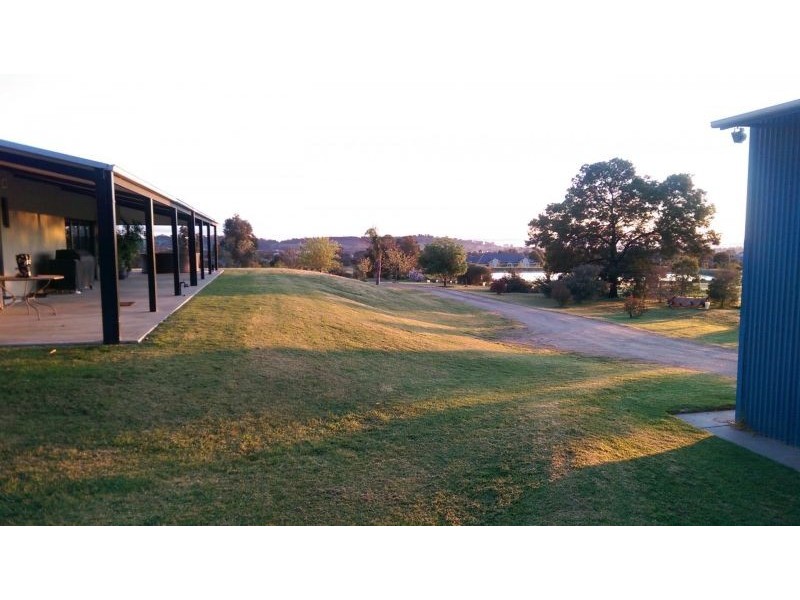 18 Willow Tree Place, Springvale NSW 2650