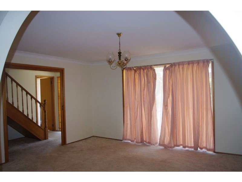 2 Knightsbridge Place, Castle Hill NSW 2154