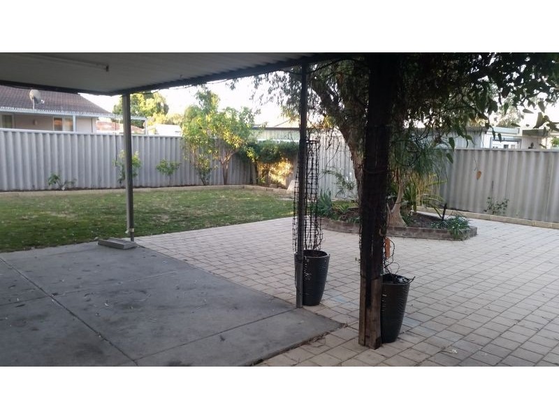 16 Stebbing Way, Girrawheen WA 6064