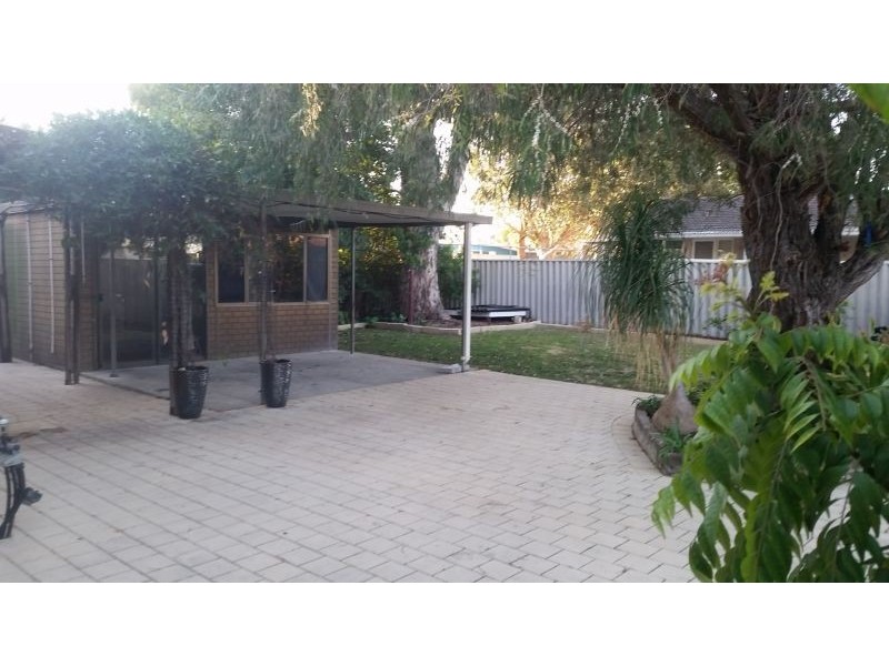 16 Stebbing Way, Girrawheen WA 6064