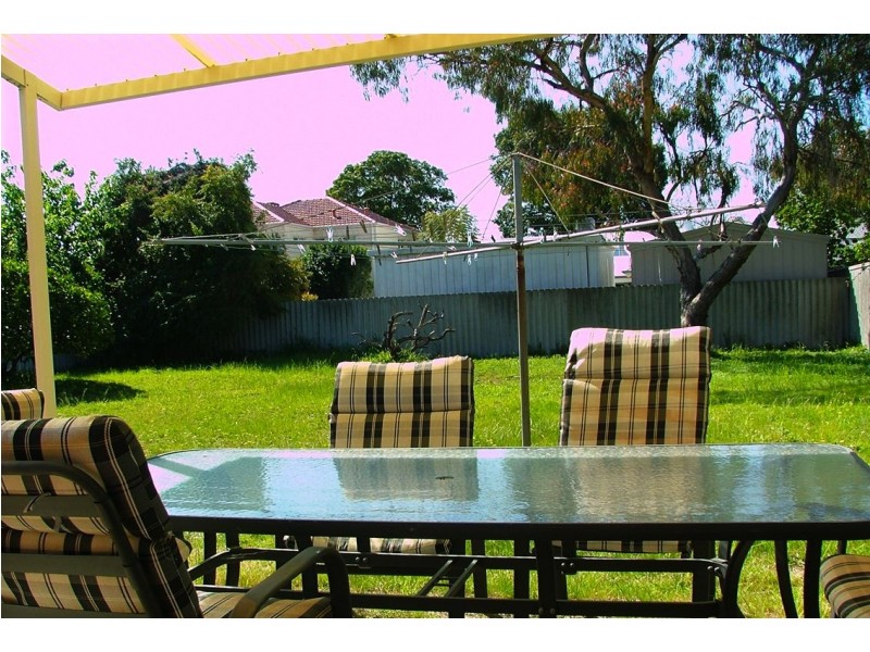 102 Manning Road, Manning WA 6152