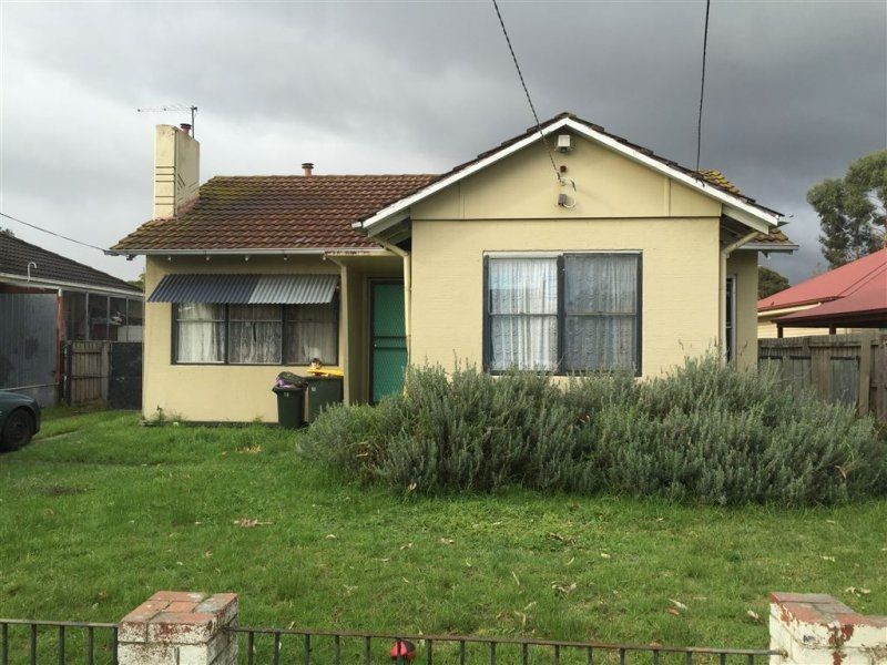 10 Plantation Avenue, Frankston North VIC 3200