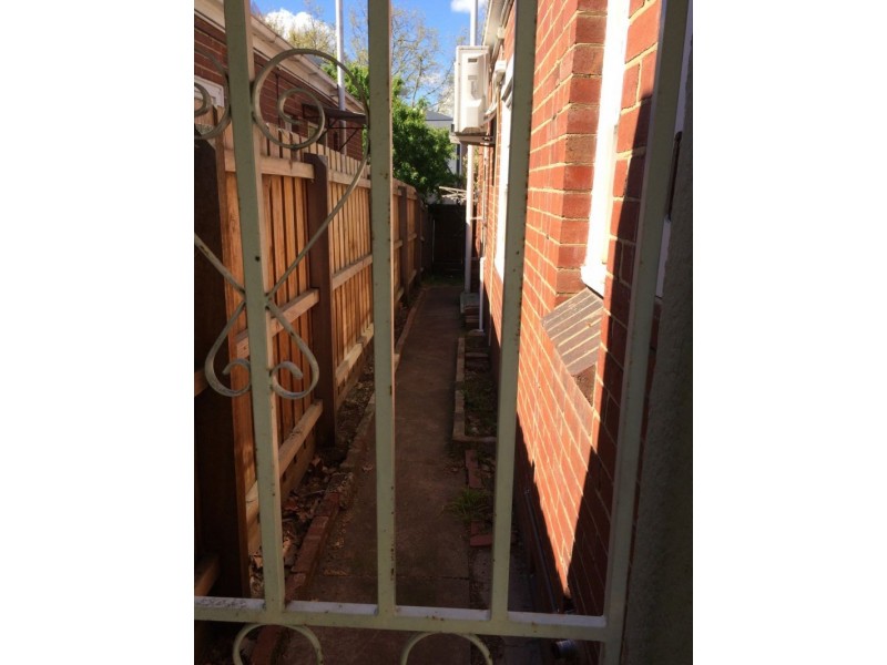 111 Eastwood Street, Kensington VIC 3031