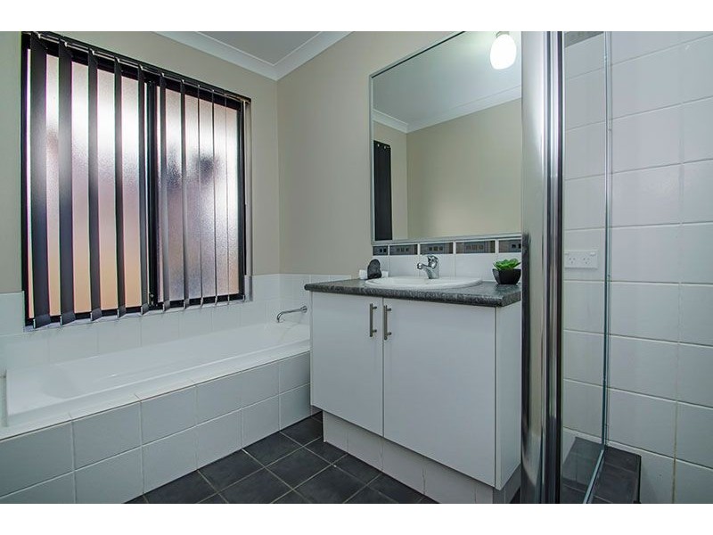 4 Sadler Circuit, Australind WA 6233