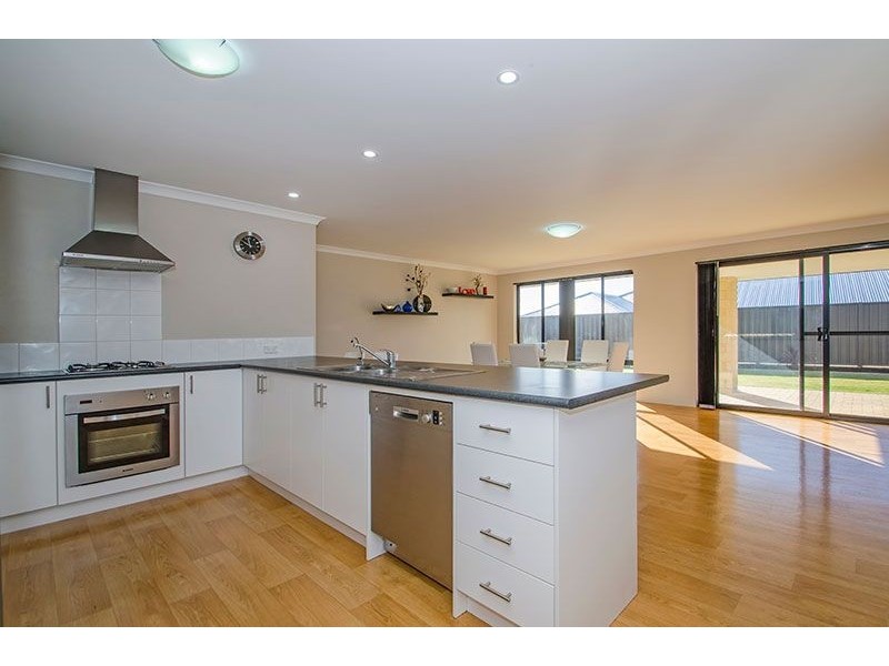 4 Sadler Circuit, Australind WA 6233