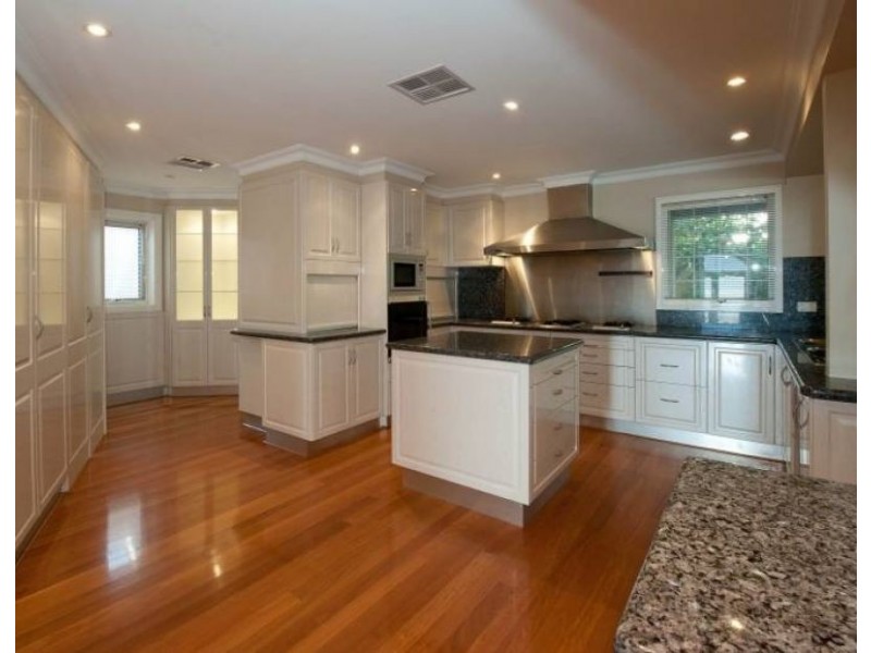 170 Waratah Place, Dalkeith WA 6009