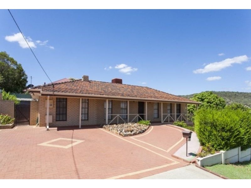 17 Wangoola Terrace, Mount Nasura WA 6112