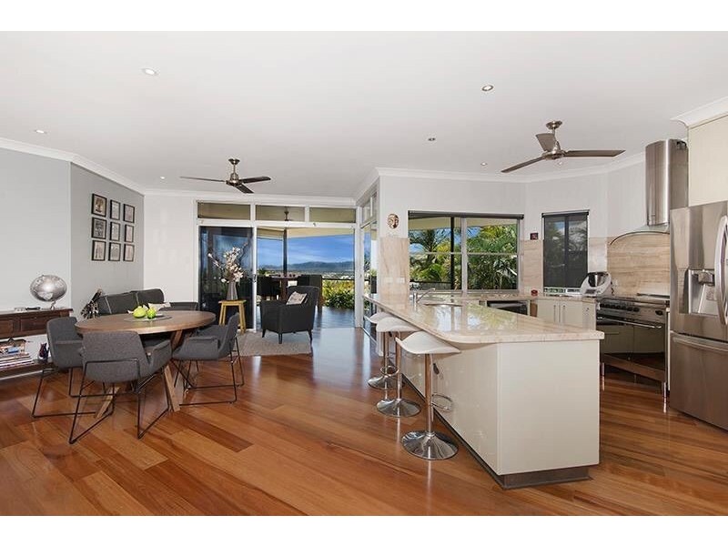 8 Kensington Court, Castle Hill QLD 4810