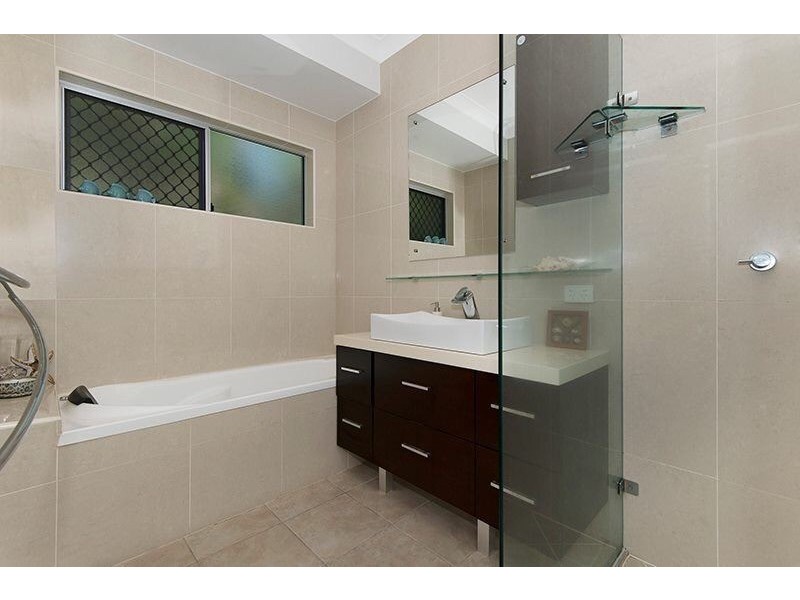 8 Kensington Court, Castle Hill QLD 4810